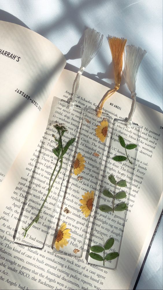 bookmarks-with-flowers