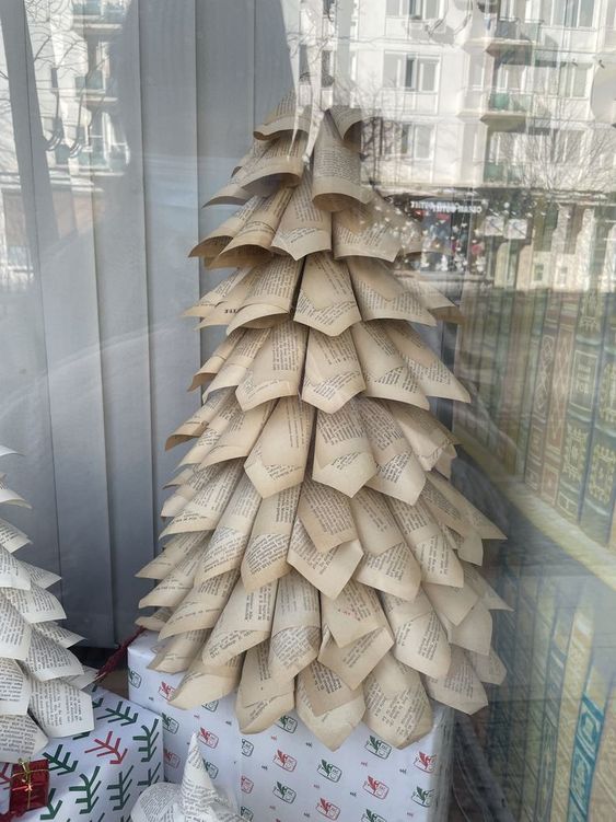 pages-of-book-christmas-tree