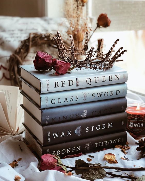 red-queen-books-with-crown